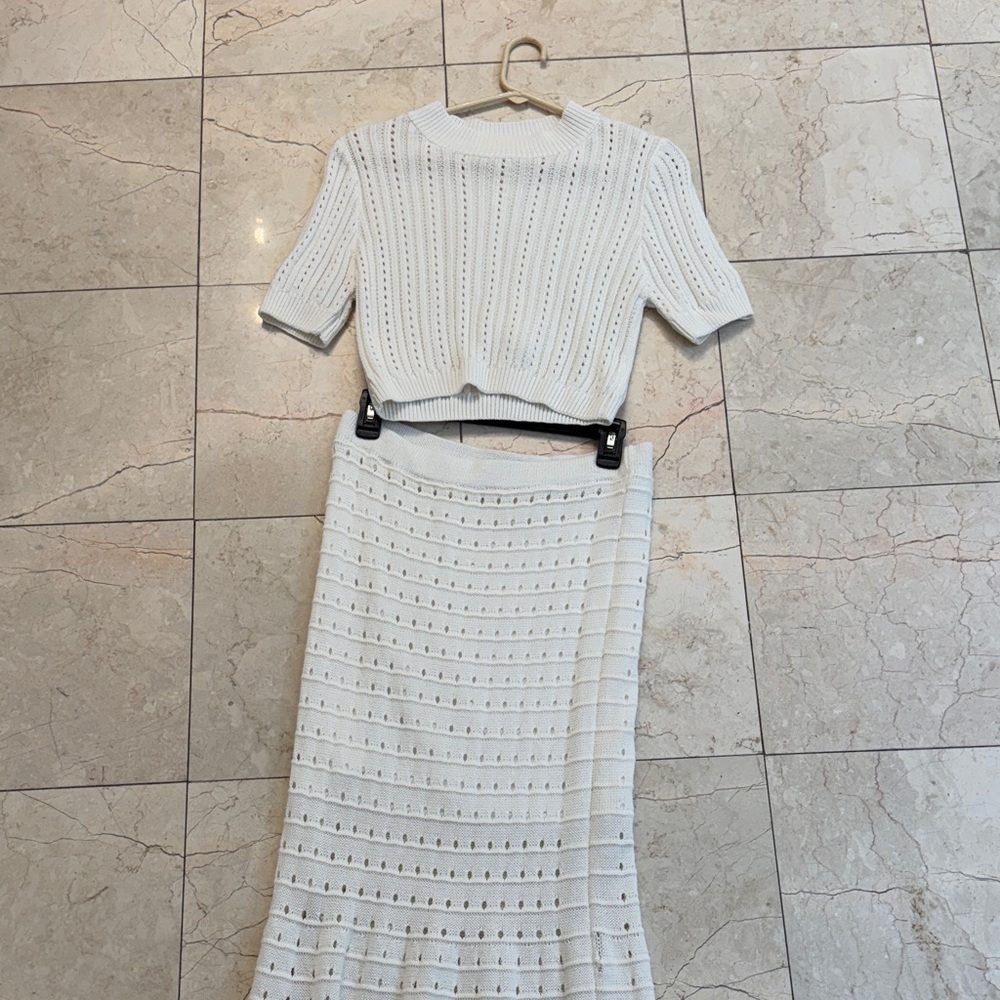 Mable: Like New - Cream Knit Set Size Large